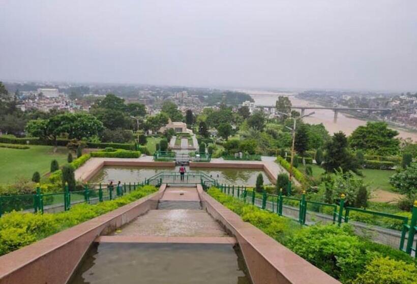 Hotel Broadway Patnitop