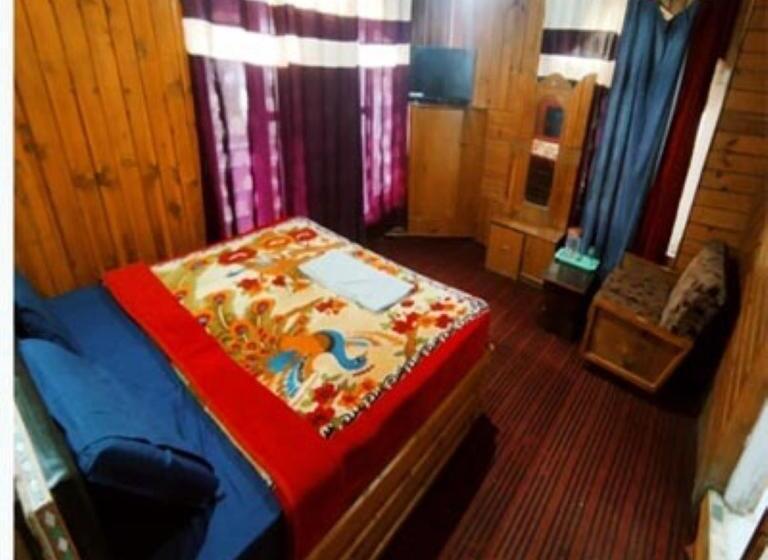 Hotel Broadway Patnitop