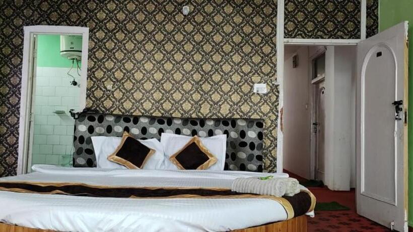 Hotel Broadway Patnitop