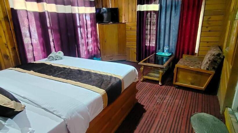 Hotel Broadway Patnitop