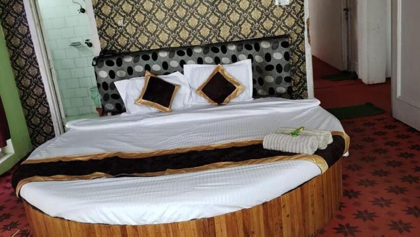 Hotel Broadway Patnitop