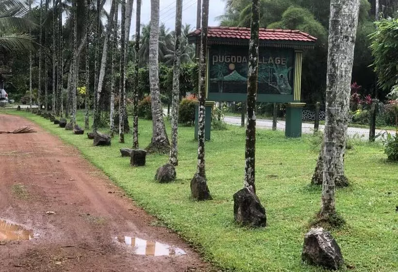 ホテル Pugoda Village