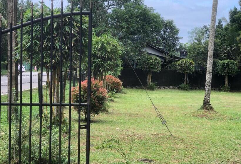 فندق Pugoda Village