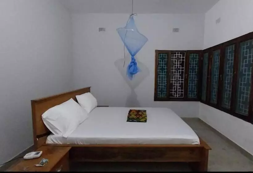 هتل Residencial Casa Amarela