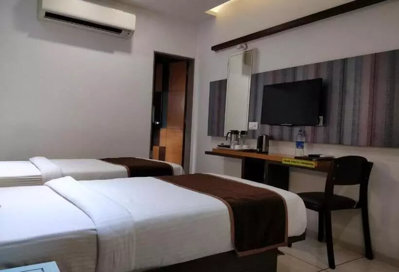 ホテル Royal Shelter Vapi