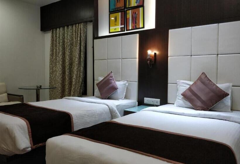 酒店 Royal Shelter Vapi