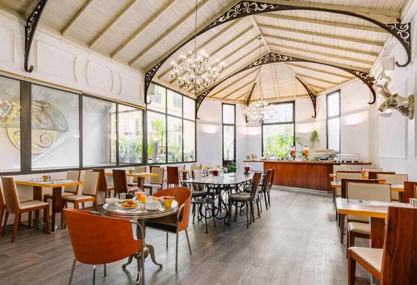 בית מלון כפרי Yelo Lumière Powered By Sonder