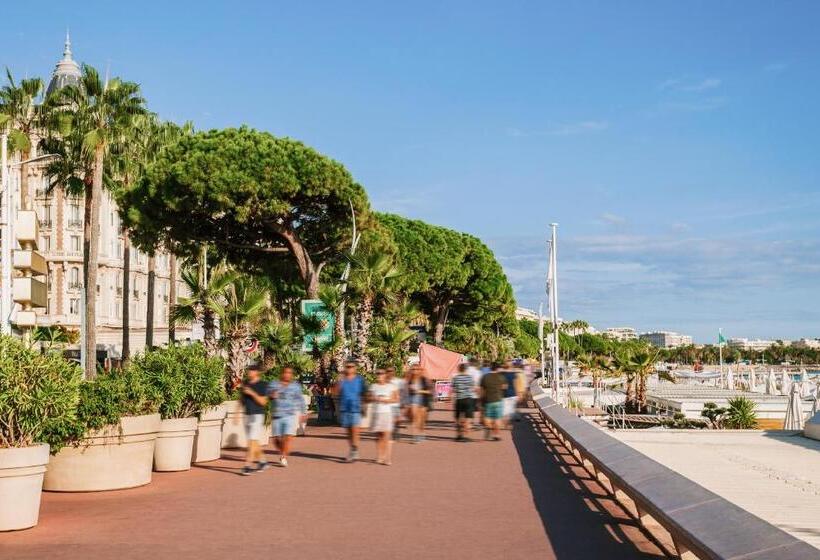 בית מלון כפרי Yelo Lumière Powered By Sonder