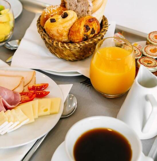 בית מלון כפרי Yelo Lumière Powered By Sonder