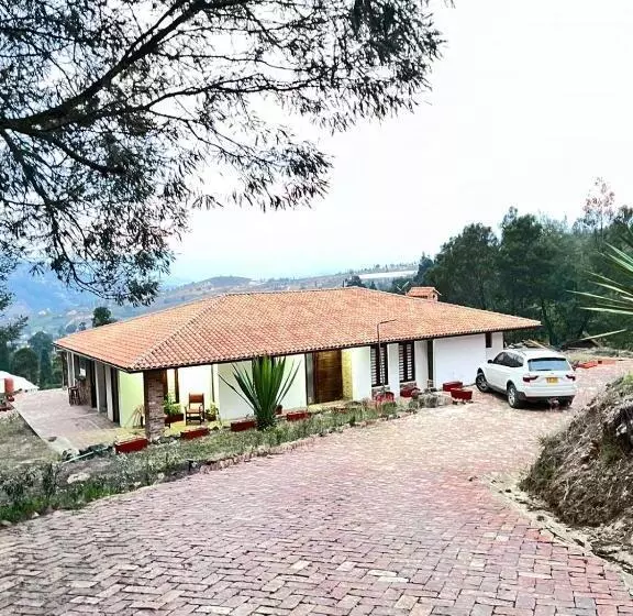 ペンション Alojamiento El Paraiso Glamping