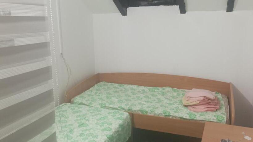 پانسیون Janjak