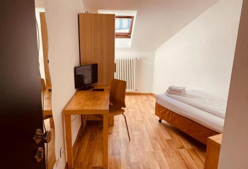 بنسيون Stay Inn Central Station