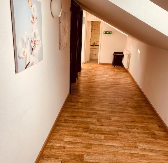 بنسيون Stay Inn Central Station