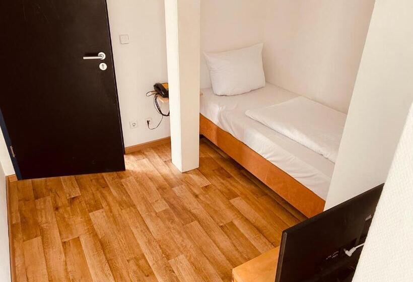 بنسيون Stay Inn Central Station