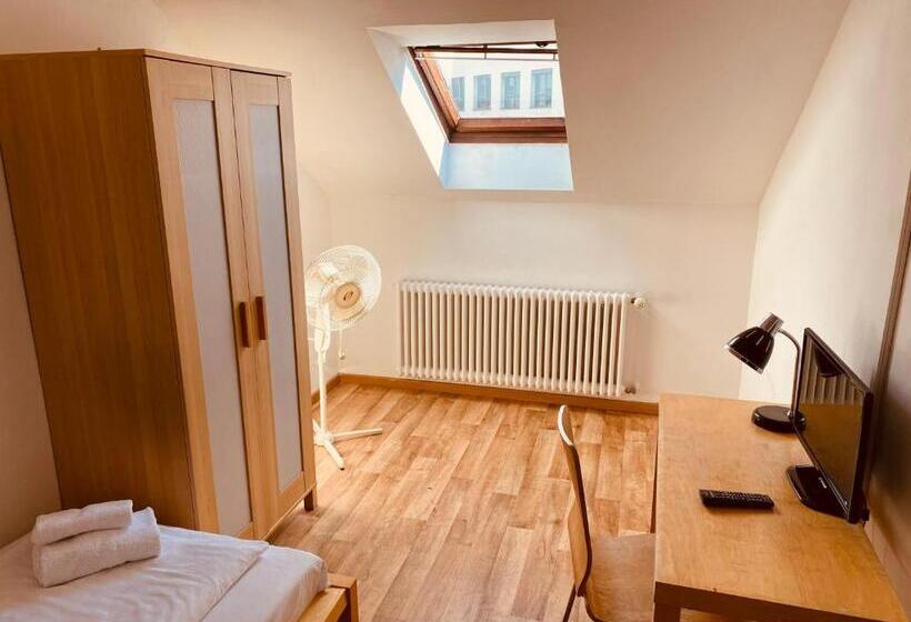 بنسيون Stay Inn Central Station