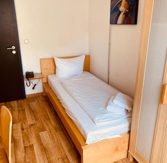 بنسيون Stay Inn Central Station