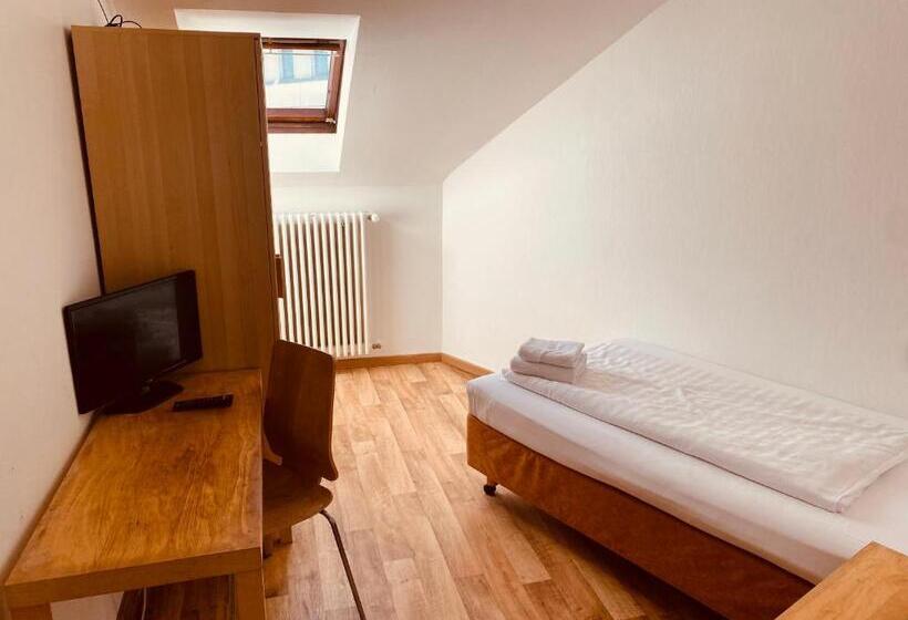 بنسيون Stay Inn Central Station