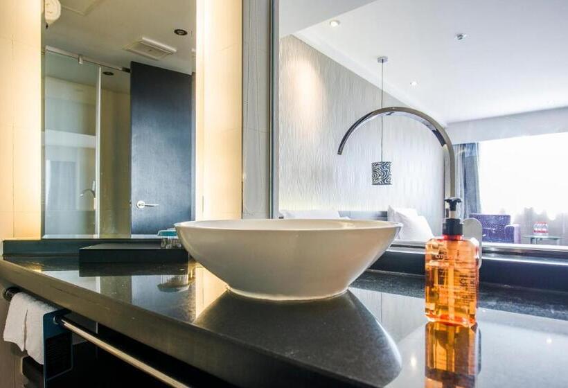 Victoria Hotel Foshan Ancestral Temple Subway Station