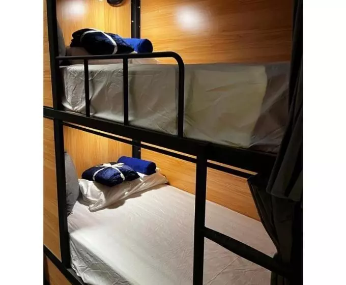 Capsuleaccom Hostel