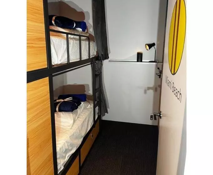 Capsuleaccom Hostel