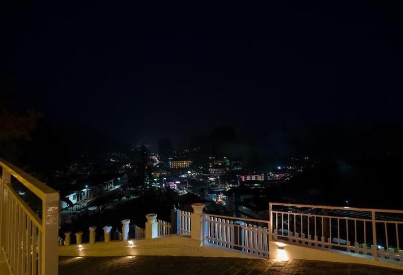 ホテル Carmel Top Munnar