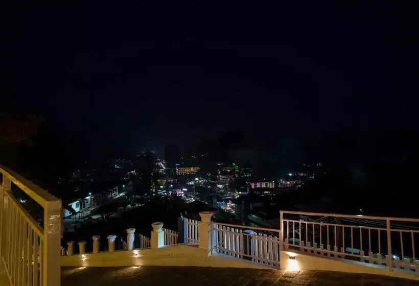 هتل Carmel Top Munnar