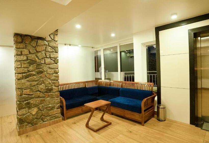 ホテル Carmel Top Munnar