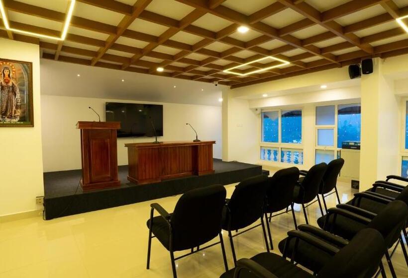 ホテル Carmel Top Munnar