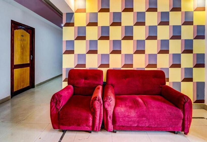 ホテル Oyo Dev Holiday Homestay