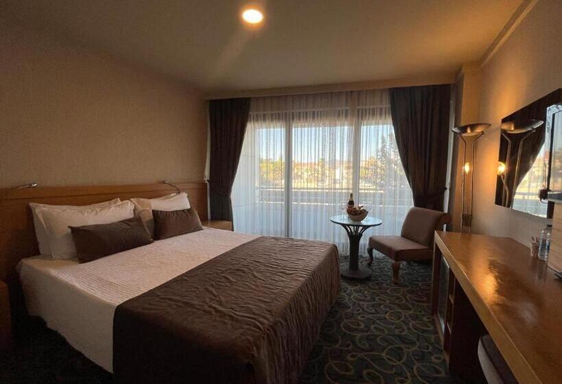 هتل Pi̇etra Volley