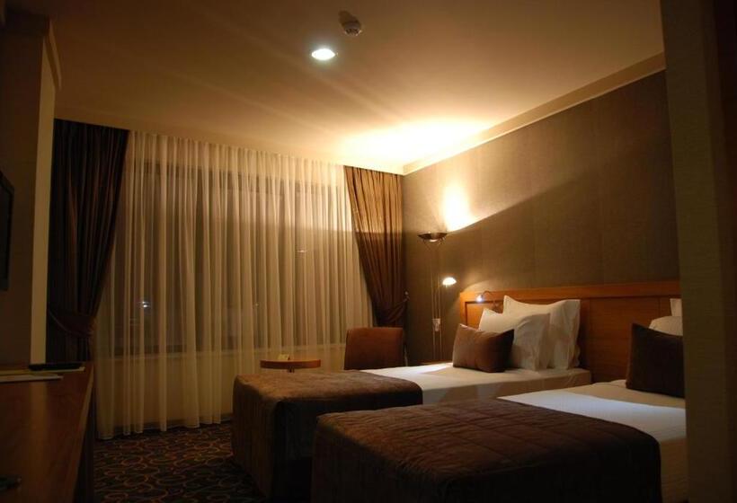 هتل Pi̇etra Volley