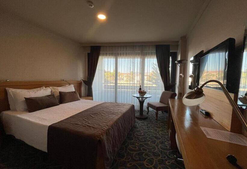 هتل Pi̇etra Volley