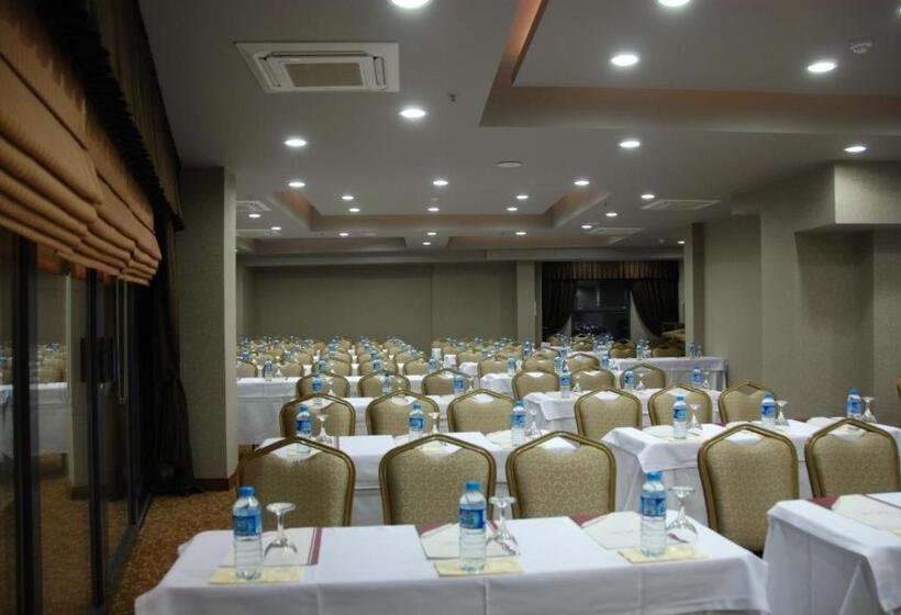 هتل Pi̇etra Volley