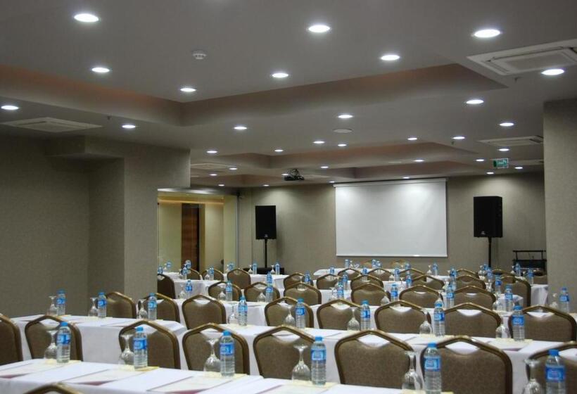 هتل Pi̇etra Volley