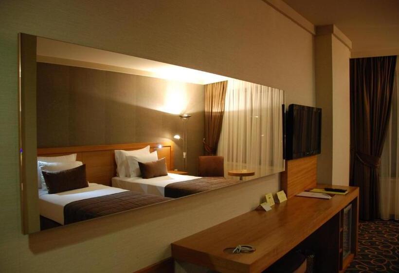 هتل Pi̇etra Volley