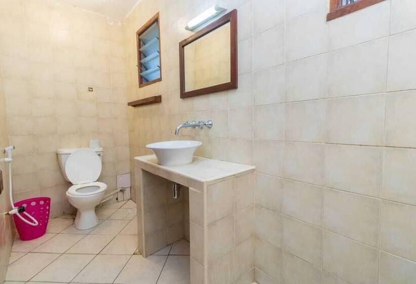 בית מלון כפרי The Pontoons Nyali A103