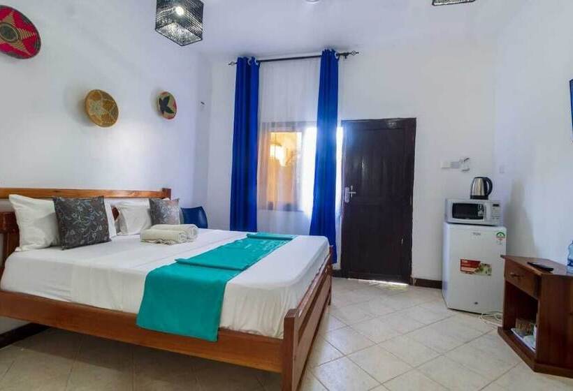 בית מלון כפרי The Pontoons Nyali A103