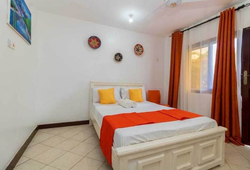 בית מלון כפרי The Pontoons Nyali A103