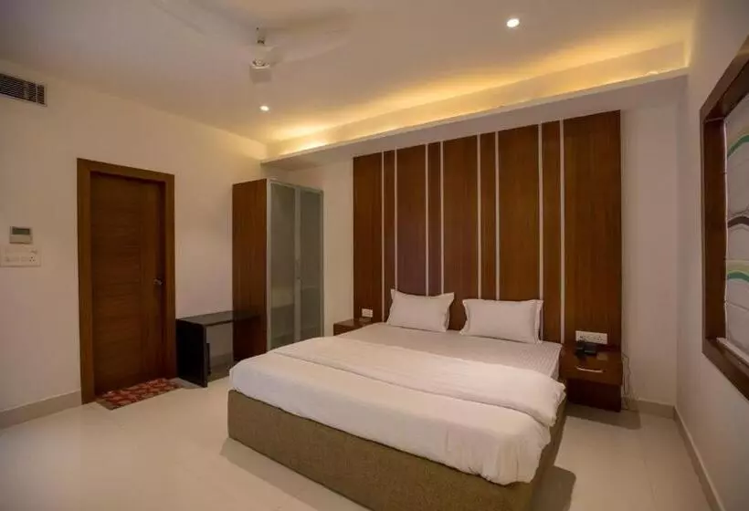 Le Mars Hotel Ladan