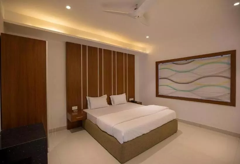 Le Mars Hotel Ladan