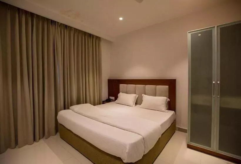 Le Mars Hotel Ladan