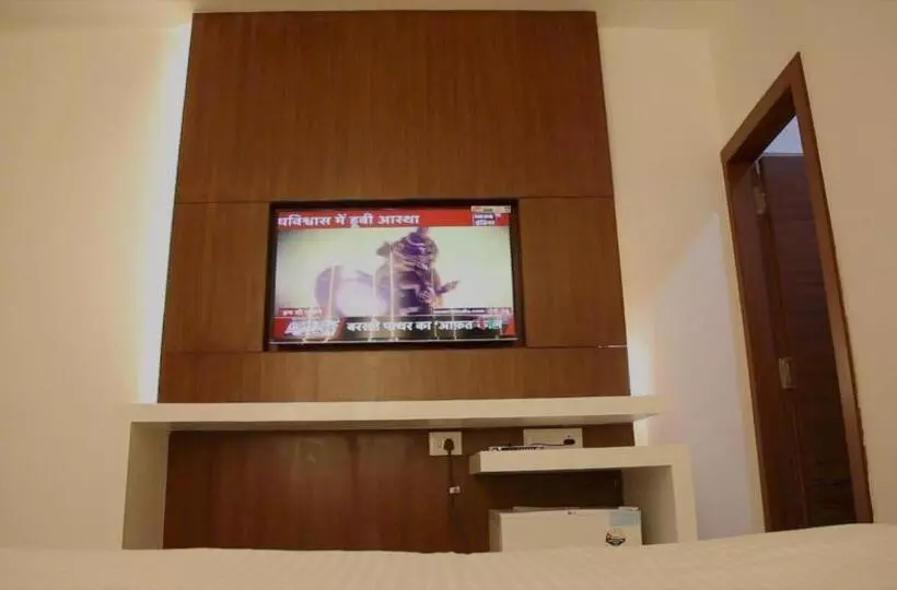 Le Mars Hotel Ladan