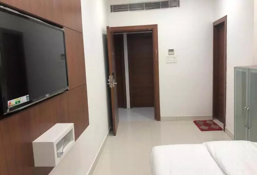 Le Mars Hotel Ladan