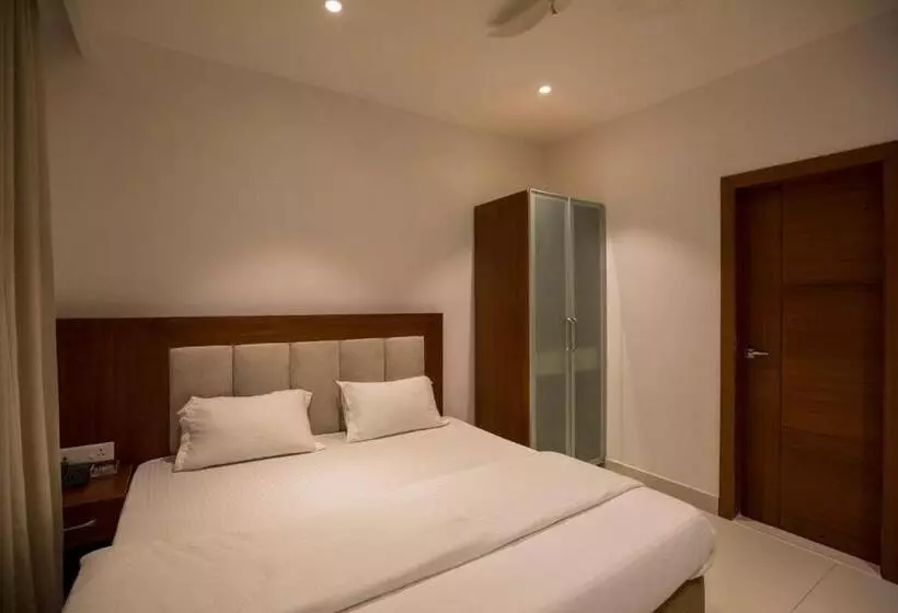 Le Mars Hotel Ladan