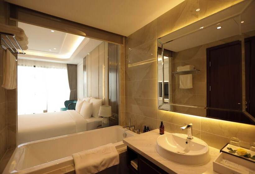 Oyster Bay Hotel Vung Tau