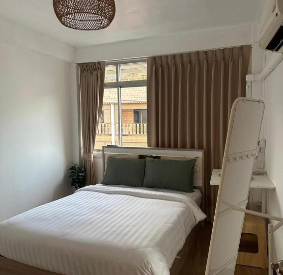 Thai Siwilai Hostel By Tcd