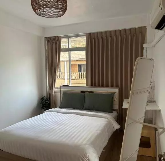 Thai Siwilai Hostel By Tcd