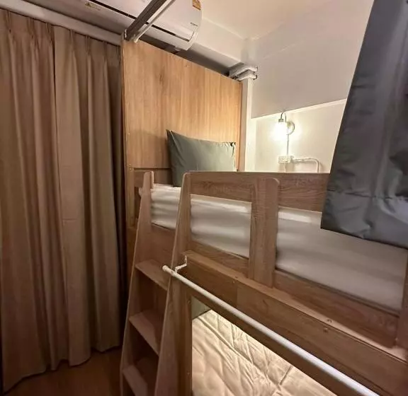 Thai Siwilai Hostel By Tcd