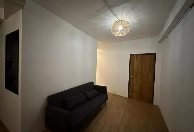 Thai Siwilai Hostel By Tcd