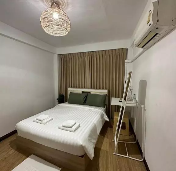 Thai Siwilai Hostel By Tcd